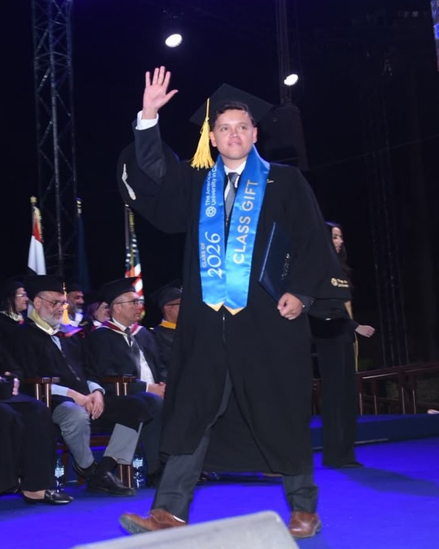 التخرج من الجامعة الأمريكية